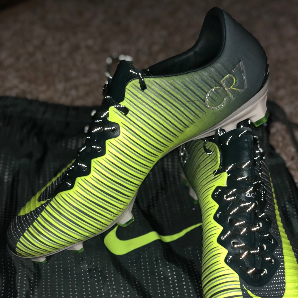 MERCURIAL VAPOR CR7 DISCOVERY
